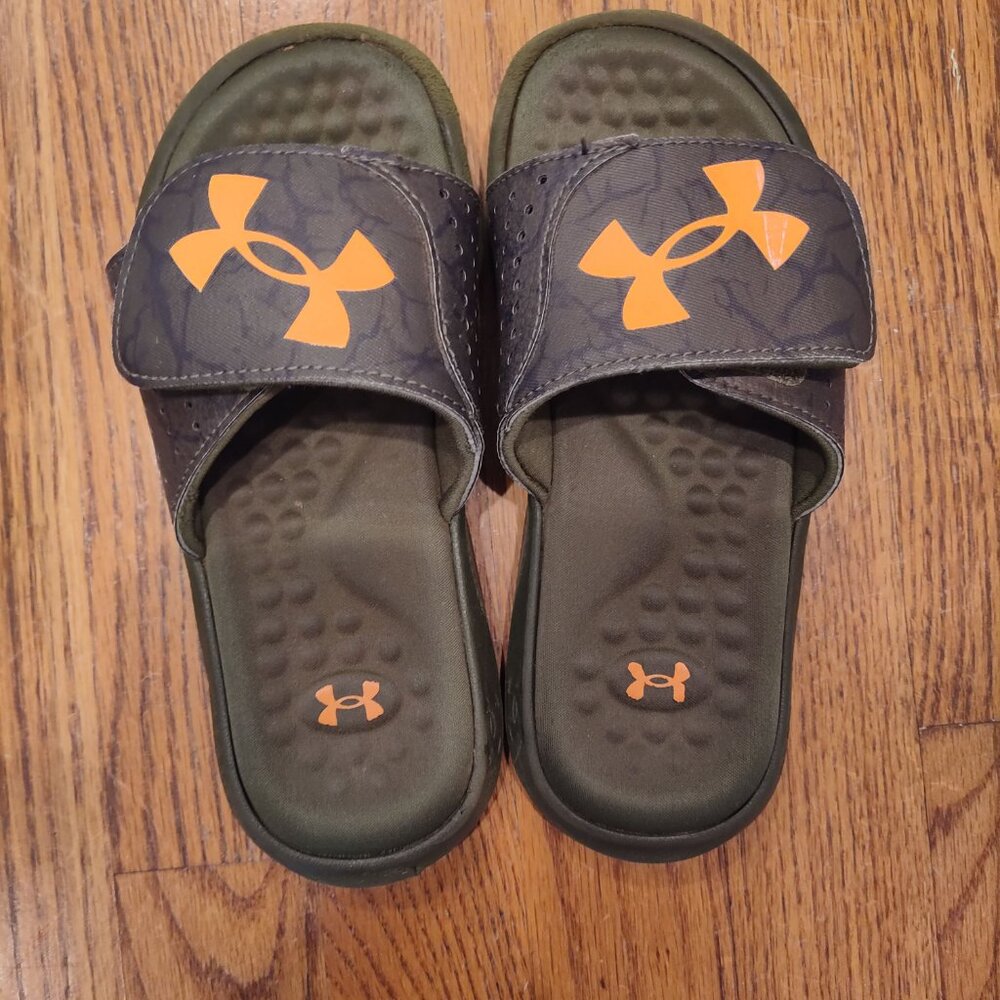 Youth Under Armour Slides Slip Ons Sz 1Y